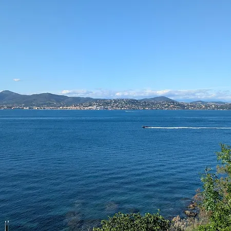 Appartement Superbe 3 Pièces 4 étoiles Plein Centre 70m Du Port Saint-Tropez